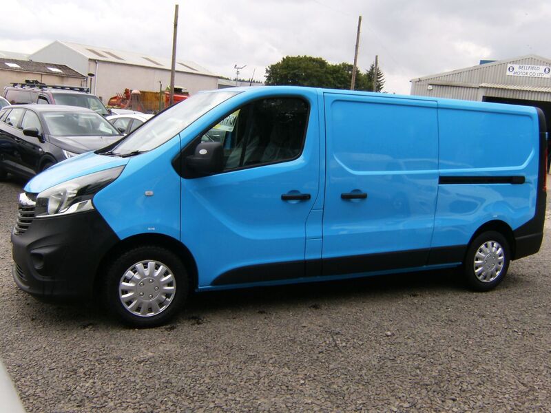 VAUXHALL VIVARO