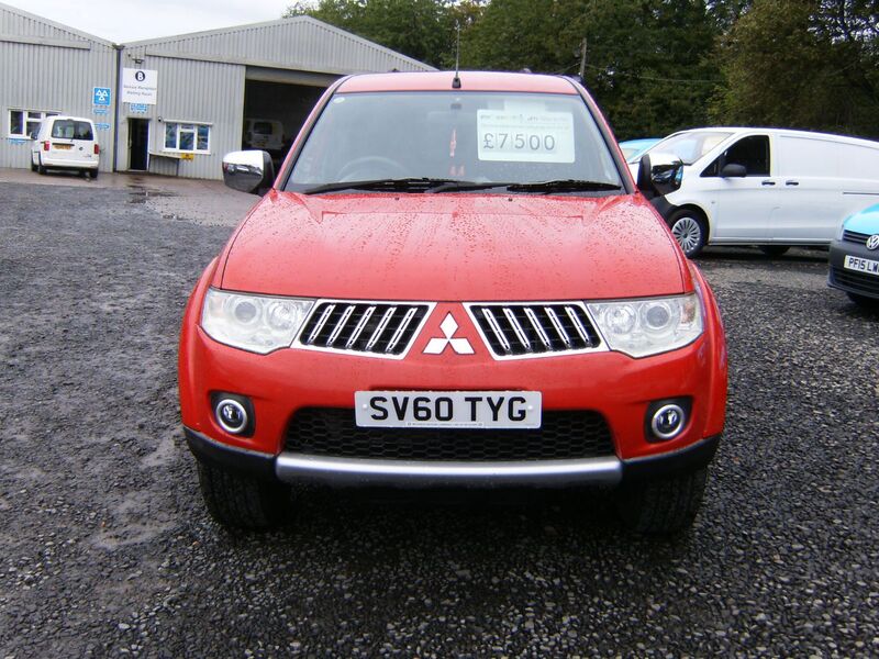 MITSUBISHI L200