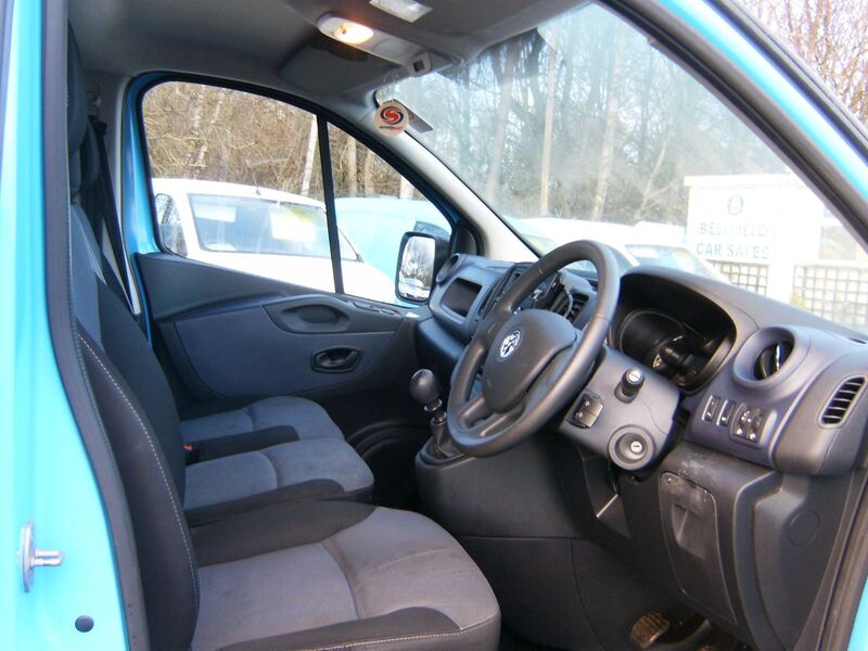 VAUXHALL VIVARO