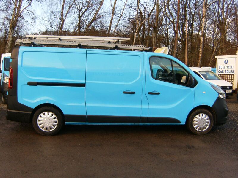 VAUXHALL VIVARO