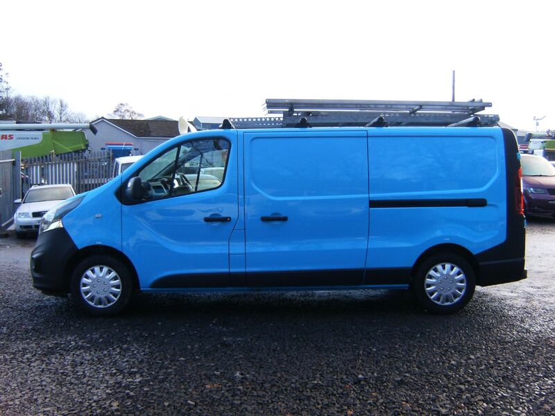 VAUXHALL VIVARO