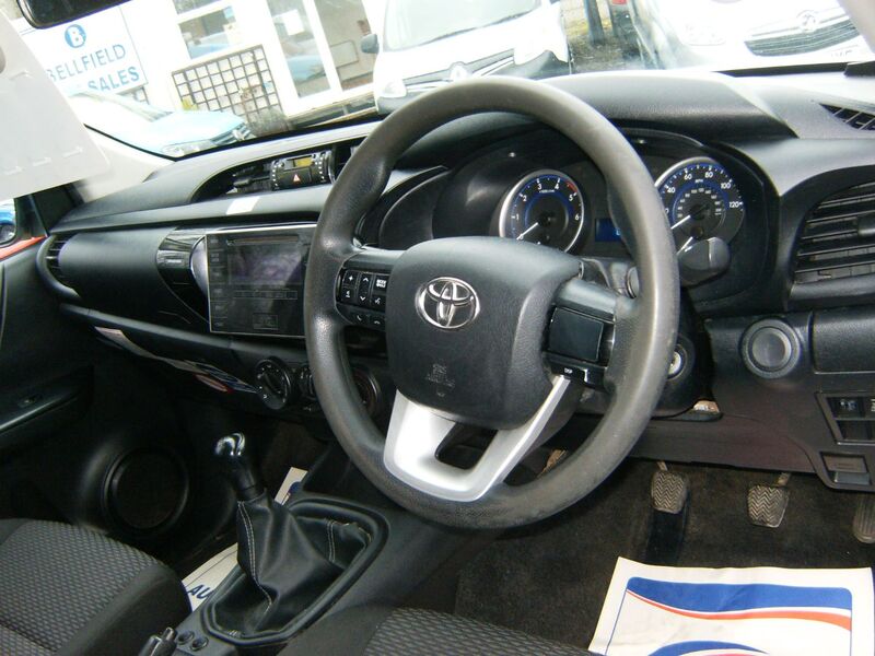 TOYOTA HILUX